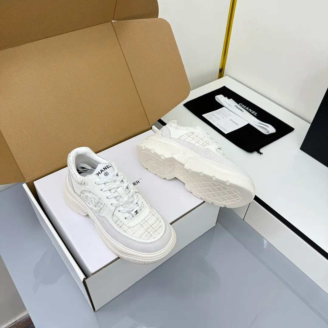 👟👟Ex-factory price 620👟👟 Chanel bread shoes ~ original calfskin panda shoes Chanel 25C latest hot style panda black and white sports shoes casual sneakers Xiaoxiang hot item classic black and white panda color coco girls must pay Fabric: original custom mixed sheepskin lining: original imported breathable mesh lining outsole: Original molded rubber + TPU combination Size: Women's 35-41